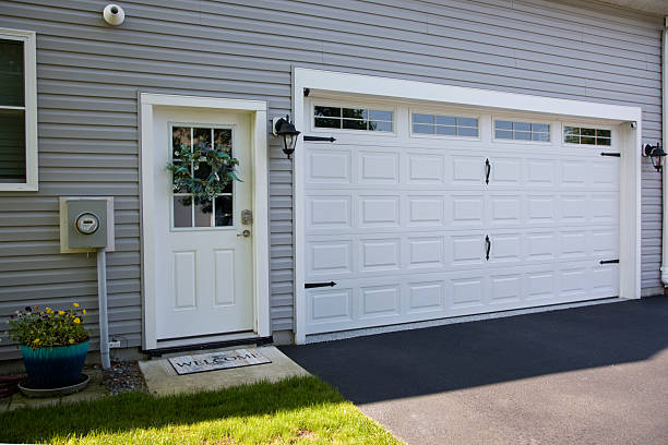 24/7 Emergency Garage Door Panel Replacement experts in Garland County County, AR